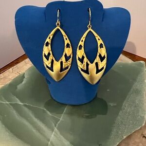 Matte Gold Cutout TearDrop Earrings